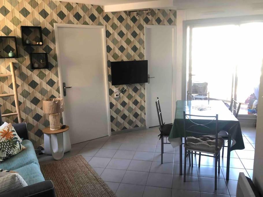 Appartement Face A La Mer Canet En Roussillon Екстериор снимка