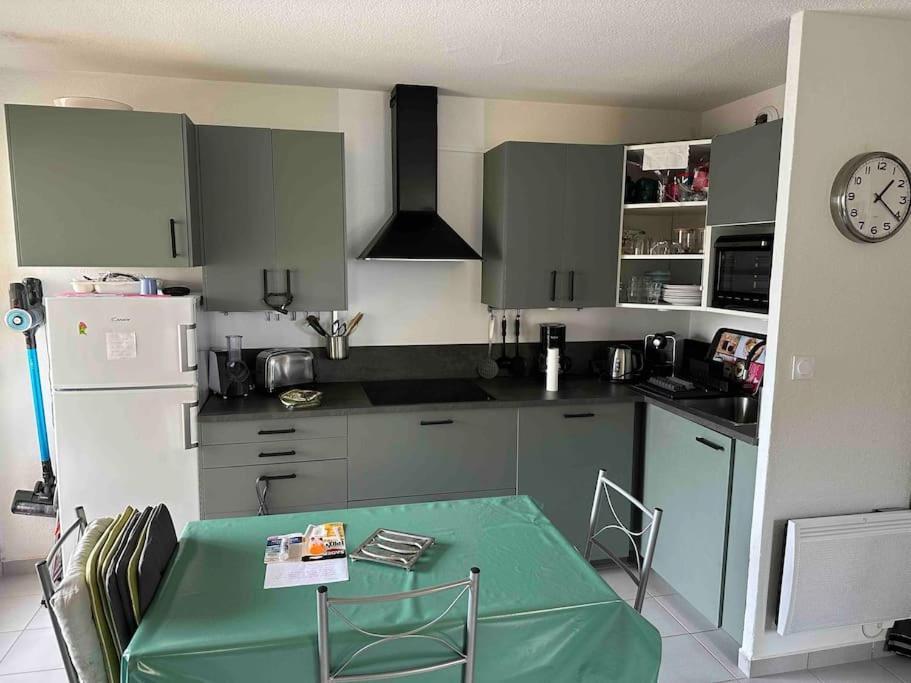 Appartement Face A La Mer Canet En Roussillon Екстериор снимка